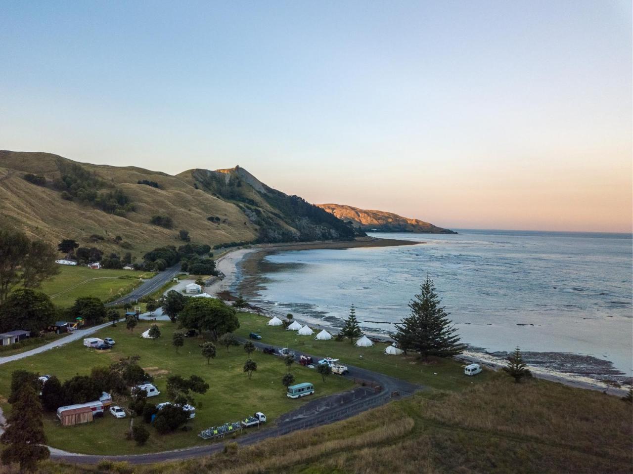 Tatapouri Bay Hotel Gisborne Eksteriør billede